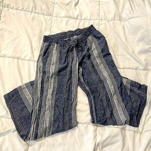 Old Navy Linen Pants. Blue Stripes. Medium.